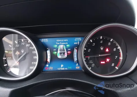 2018 Maserati Levante из США, поврежденный, VIN ZN661XUA3JX304448